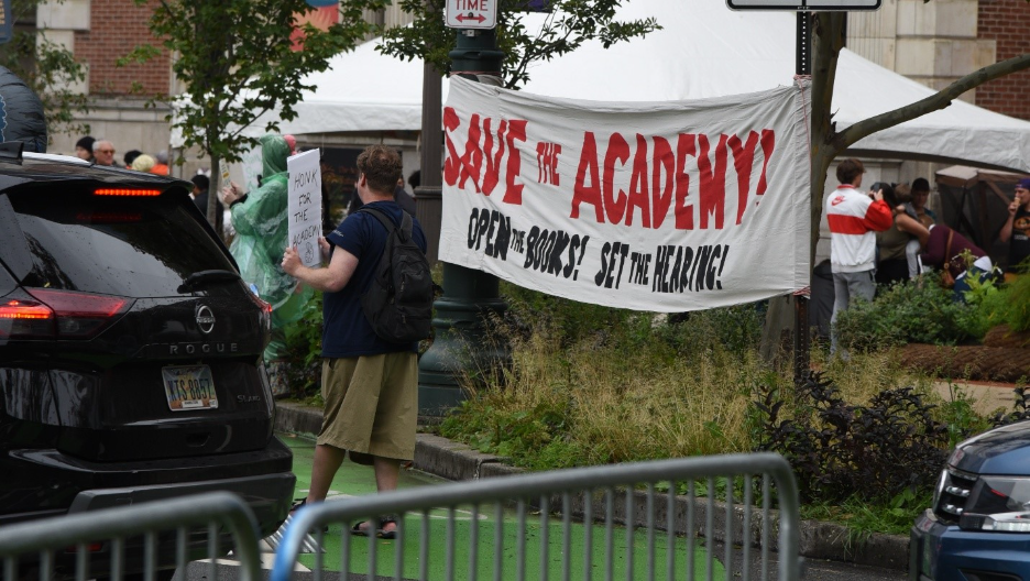 Philadelphia-Area Families Rally Against Closure of Academy of Natural Sciences